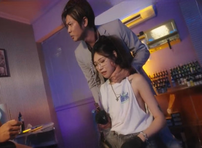 Cô chủ tiệm xăm xinh đẹp bị cưỡng hiếp tập thể