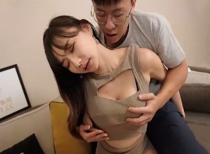 Sung sướng với em hàng chân dài cực phê